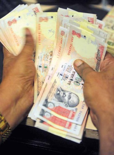 पढ़ाई पर भारी मुनाफे की पाठशाला