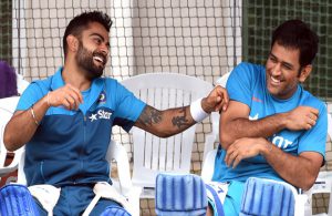 धोनी ने बचाया विराट का टेस्ट करियर