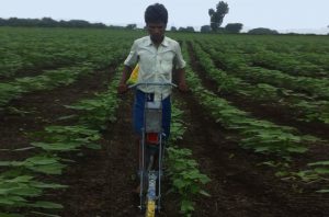 निराईगुड़ाई को आसान बनाते कृषि यंत्र