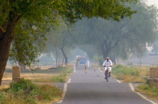 शहर और गांव के बीच पनपता नया किसान