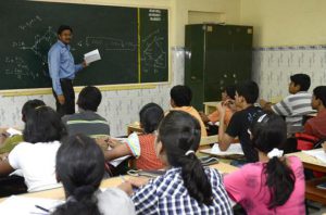 ट्यूशन क्लास से कौर्पोरेट में बदला कोचिंग कारोबार, घुसे बड़े प्लेयर