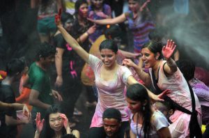 Holi Special: डबल मस्ती औन होली