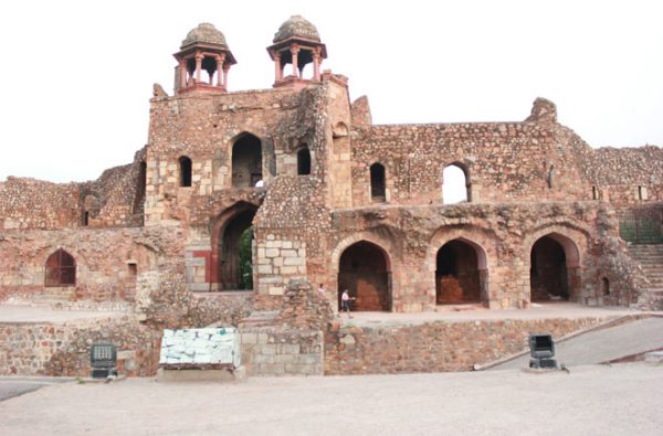 16वीं शताब्दी का है दिल्ली का पुराना किला