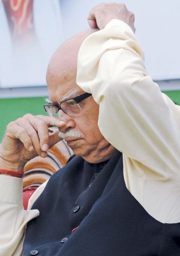 आडवाणी के लिए कुछ आंसू