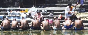 श्राद्ध दानदक्षिणा का कारोबार