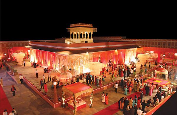 विवाह को वैभव नहीं, जीवन निधि बनाएं